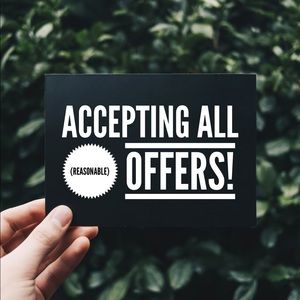 MAKE ME AN OFFER! 💋💋